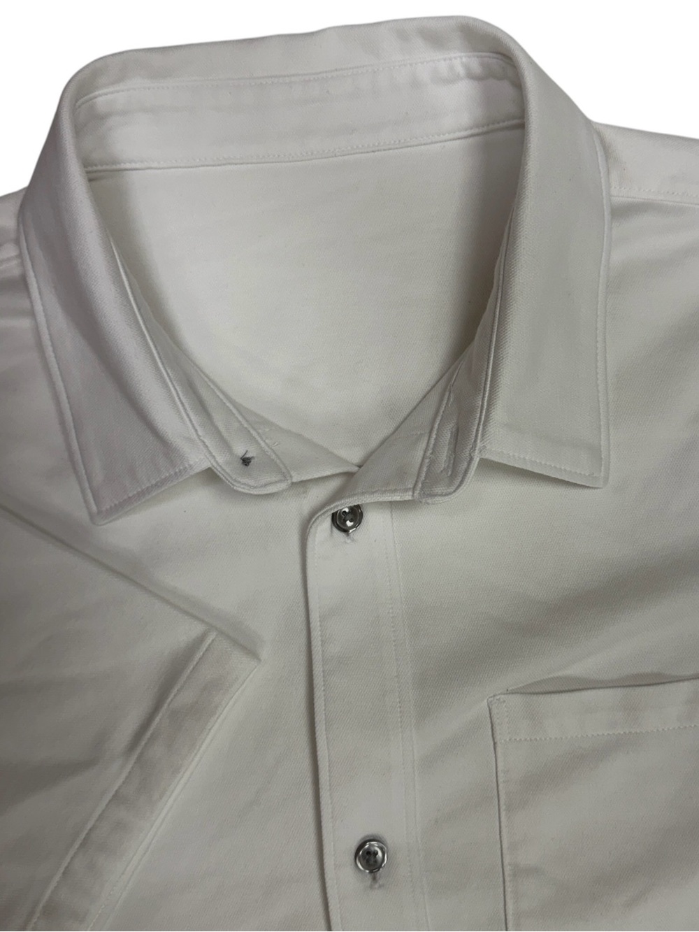 Vuori Shirt Mens Medium White Knit Oxford Button Down Stretch Short Sleeve V1107